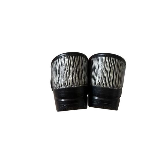 Dansko Black Sliver Tooled Leather Clog Shoes Size 38 US 7.5 8 Slip On Comfort - Picture 3 of 11